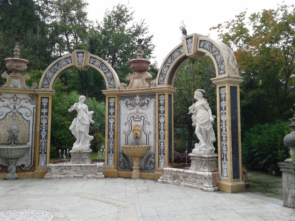 Stresa - Grand Hotel Des Iles Borromees - Statue