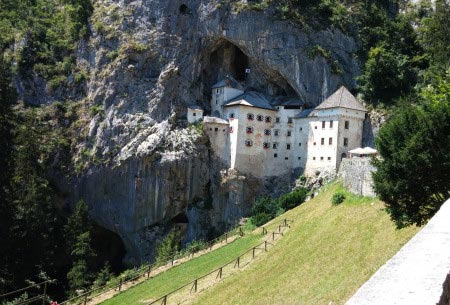 Slovenia - Castello di Predjama