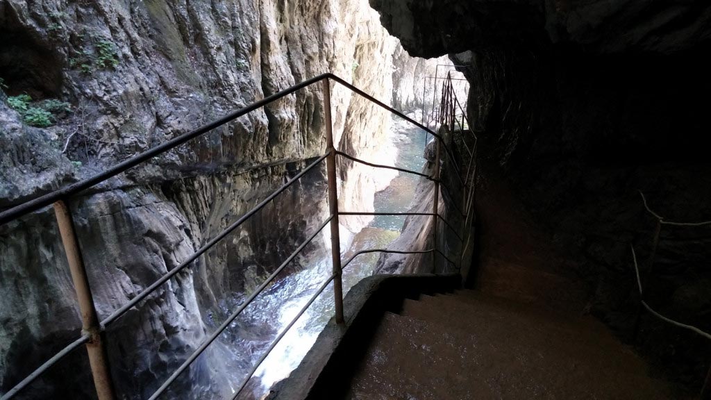Slovenia - Grotte di San Canziano - ingresso cascate